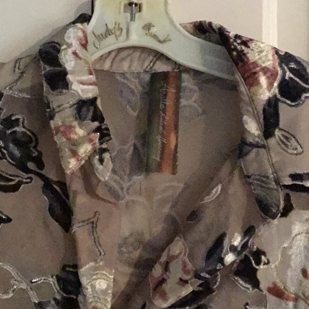 Blouse - Picture 2 of 4